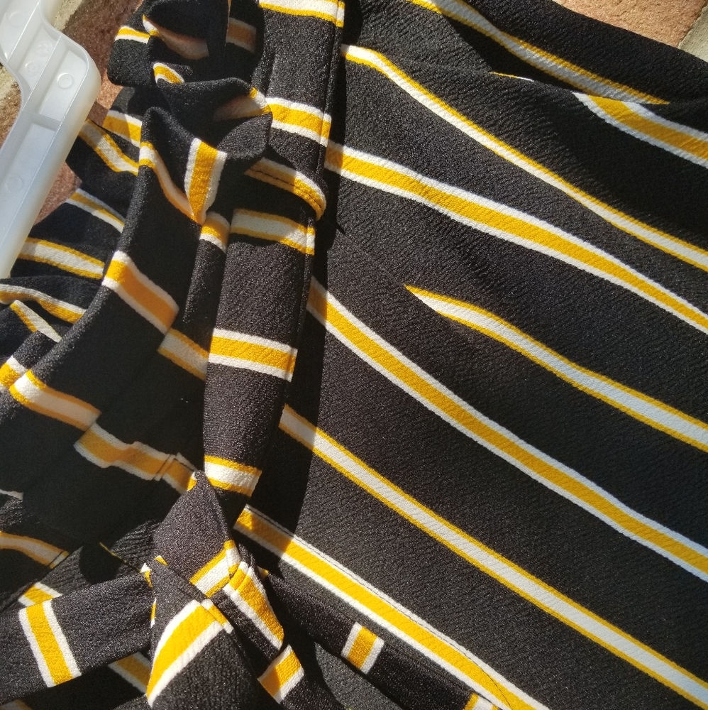 Paperbag Crop Pant Black Yellow Stripe Self Tie - Picture 4 of 9